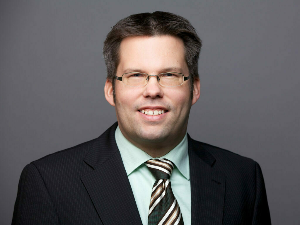 Portraitfoto von Dennis Schulze